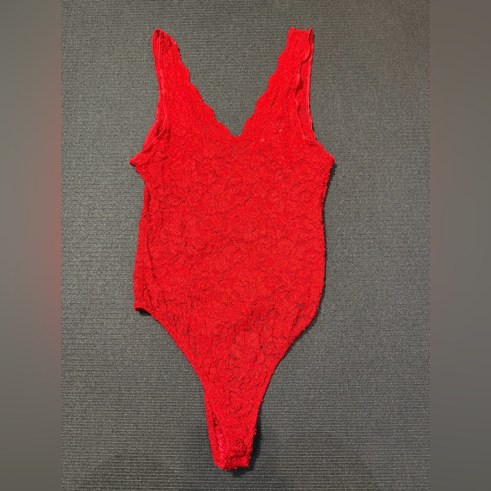Victoria's Secret Gold‎ Label Red Lace Thong Bodysuit Women's Size Large